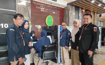 Tim Bawaslu Kota Solok awasi proses penelitian persyaratan administrasi 2 paslon Walikota dan Wakil Walikota Solok