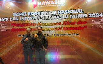 Ketua Bawaslu Kota Solok, Rafiqul Amin menghadiri kegiatan Rapat Koordinasi Penyusunan Pedoman Pembentukan Pengawas Tempat Pemungutan Suara (PTPS) dalam Pemilihan Serentak Gubernur, Bupati, dan Walikota Tahun 2024, di Yogyakarta (30/08/2024 s.d 2/09/2024).