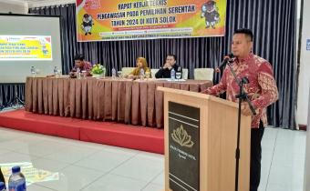 Badan Pengawas Pemilu (Bawaslu) Kota Solok menggelar rapat kerja teknis pengawasan pada Pemilihan Serentak tahun 2024 pada Sabtu (14/9/2024) di Solok Premiere Hotel.