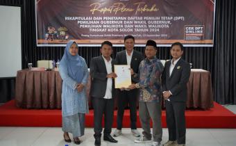 Badan Pengawas Pemilihan Umum (Bawaslu) Kota Solok melakukan pengawasan pelaksanaan Rapat Pleno Terbuka Rekapitulasi dan Penetapan Daftar Pemilih Tetap (DPT) Pemilihan Serentak Tingkat Kota Solok Tahun 2024, Kamis (19/09).