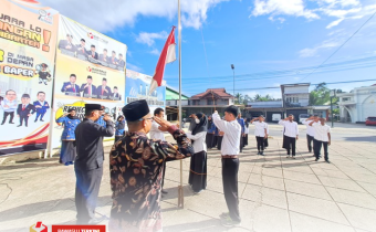 Bawaslu Kota Solok menyelenggarakan upacara yang dihelat di depan Kantor Bawaslu Kota Solok, Senin (28/10).