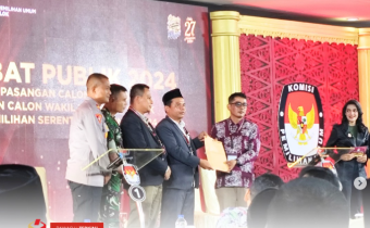 Ketua Badan Pengawas Pemilihan Umum (Bawaslu) Kota Solok beserta jajaran melakukan pengawasan melekat kegiatan kampanye debat publik di Syariah Premiere Hotel, Jum'at (8/11).