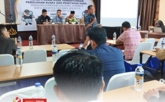 Bawaslu Kota Solok menggelar rapat koordinasi pengawasan rekapitulasi hasil penghitungan perolehan suara dan penetapan hasil Pemilihan Gubernur dan Wakil Gubernur serta Walikota dan Wakil Walikota Tahun 2024 di Kota Solok, Senin (02/12).