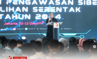 Lolly Suhentyu memberikan pengarahan dalam Rapat Koordinasi Nasional Evaluasi Pengawasan Siber Pemilihan Serentak Tahun 2024 di Jakarta. Selasa (10/12/2024).