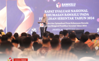 Lolly sampaikan arahan dalam kegiatan Rapat Evaluasi Nasional Kehumasan Bawaslu pada Pemilihan 2024, Senin (16/12/2024).