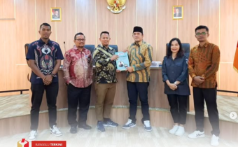 Badan Pengawas Pemilihan Umum (Bawaslu) Kota Solok telah secara resmi menyerahkan Laporan Akhir terkait Sumber Daya Manusia (SDM) dan Organisasi kepada Bawaslu Republik Indonesia, Selasa (04/02). 
