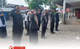 Bawaslu Kota Solok kembali melaksanakan apel pagi rutin pada Senin (16/6) di halaman kantor Bawaslu Kota Solok