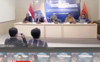 Solok, solokkota.bawaslu.go.id - Bawaslu Kota Solok hadir dalam Bedah Buku “Catatan Jurnalis Pemilu: Sejarah Keserentakan Pertama Terbesar di Dunia” yang digelar Bawaslu Republik Indonesia bersama Koalisi Pewarta Pemilu dan Demokrasi (KPPD) secara daring pada Kamis (14/8/2025).