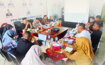 Bawaslu Kota Solok menggelar Rapat Penguatan Kelembagaan Kajian Hukum terhadap Perbawaslu Nomor 1 Tahun 2025 tentang Pengawasan Pemutakhiran Data Pemilih Berkelanjutan (PDPB), sekaligus Rapat Koordinasi bersama stakeholder, pada Selasa, 16 September 2025 di Kantor Bawaslu Kota Solok
