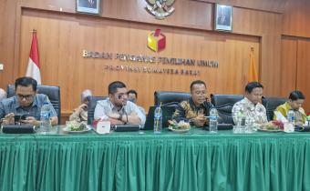 Bawaslu Kota Solok menghadiri kegiatan “Evaluasi Pelaksanaan Saka Adhyasta Pemilu dalam Rangka Penguatan Kelembagaan Bawaslu Kabupaten/Kota se-Sumatera Barat” yang digelar di Ruang Sidang Bawaslu Provinsi Sumatera Barat pada Kamis, (04/09). 