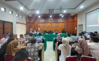 Bawaslu Provinsi Sumatera Barat menggelar Rapat Dalam Kantor (RDK) dengan tema “Penguatan Kelembagaan Dalam Rangka Evaluasi Pengisian Kuesioner Pasca Masa Sanggah E-Monev Komisi Informasi Sumatera Barat Tahun 2025” di Kantor Bawaslu Sumbar, Sabtu (6/9/2025).