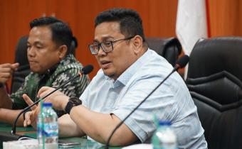 Ketua Bawaslu Republik Indonesia, Rahmat Bagja memberikan arahan saat rapat persiapan pengawasan Coktas dan rekapitulasi PDPB triwulan III tahun 2025, yang berlangsung di Ruang Sidang Bawaslu Provinsi Sumatera Barat pada Sabtu, 20 September 2025.