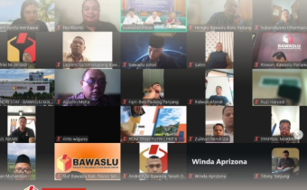Bawaslu Kota Solok mengikuti rapat daring bersama Bawaslu Provinsi Sumatera Barat pada Jumat (24/10).