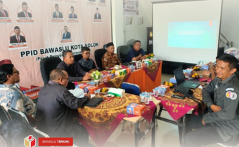Bawaslu Kota Solok menggelar kegiatan bertema “Pengelolaan Ketatausahaan dan Kearsipan serta Penyusunan Survei Kepuasan Masyarakat (SKM)” di Kantor Bawaslu Kota Solok, Senin (20/10).