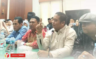 Koordinator Divisi Penanganan Pelanggaran dan Penyelesaian Sengketa, Eka Rianto, beserta staf hadir dalam kegiatan “Rapat Penyusunan Buku Hasil Penanganan Pelanggaran Pemilihan Tahun 2024 di Sumatera Barat” pada Senin (3/11/2025) bertempat di Kantor Bawaslu Provinsi Sumatera Barat.