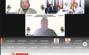 Bawaslu Kota Solok mengikuti secara virtual peluncuran Learning Management System (LMS) Bawaslu yang diselenggarakan oleh Pusat Penelitian, Pengembangan, Pendidikan, dan Pelatihan (Puslitbangdiklat) Bawaslu Republik Indonesia melalui Zoom Meeting, Rabu (28/5/2025).