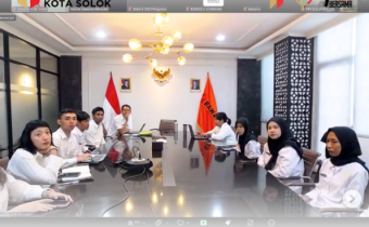 PPID Bawaslu Kota Solok mengikuti Rapat Sosialisasi Monitoring dan Evaluasi (Monev) Keterbukaan Informasi Publik Bawaslu Kabupaten/Kota Tahun 2025 yang diselenggarakan secara daring pada Rabu, 11 Juni 2025.