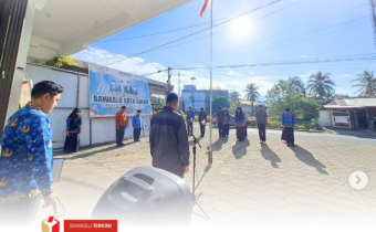 Dalam rangka memperingati Hari Lahir Pancasila, Bawaslu Kota Solok melaksanakan upacara peringatan pada Senin, 2 Juni 2025 di halaman depan Kantor Bawaslu Kota Solok.