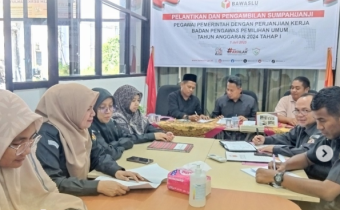 Dalam upaya memperkuat performa lembaga dan akuntabilitas kerja, Bawaslu Kota Solok menggelar rapat internal di Kantor Bawaslu Kota Solok, (21/07).