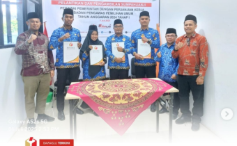 Empat orang Pegawai Pemerintah dengan Perjanjian Kerja (PPPK) resmi dilantik dan diambil sumpahnya pada Selasa, 1 Juli 2025