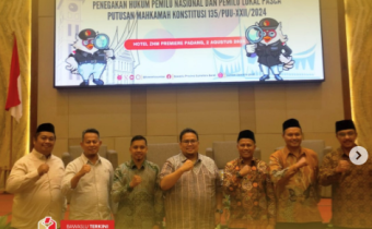 Ketua dan Anggota Bawaslu Kota Solok turut hadir dalam kegiatan Forum Bawaslu Sumbar Mendengar yang diselenggarakan oleh Bawaslu Provinsi Sumatera Barat pada Sabtu, 2 Agustus 2025 di Hotel ZHM Premiere Padang.
