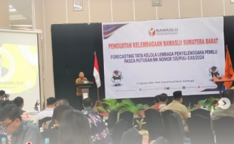 Bawaslu Kota Solok menghadiri kegiatan Penguatan Kelembagaan Pengawas Pemilu yang digelar oleh Bawaslu Provinsi Sumatera Barat pada Senin, 11 Agustus 2025 di Hotel Grand Royal Denai, Bukittinggi. 