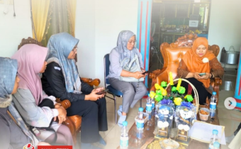 Bawaslu Kota Solok melaksanakan pengawasan terhadap pelaksanaan Coklit Terbatas (COKTAS) yang dilakukan oleh KPU Kota Solok pada Senin, 15 September 2025.