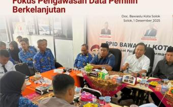 Bawaslu Kota Solok melaksanakan Rapat Implementasi Reformasi Birokrasi dengan fokus pada penguatan pengawasan Pemutakhiran Data Pemilih Berkelanjutan (PDB). Kegiatan ini dihadiri berbagai stakeholder terkait untuk memastikan sinkronisasi data serta meminimalisir kerawanan dalam proses pemutakhiran daftar pemilih