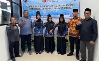 Tiga Pegawai Bawaslu Kota Solok Resmi Dilantik dan Diambil Sumpah PNS