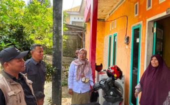 Pimpinan Bawaslu Kota Solok melaksanakan pengawasan (Coktas) yang dilakukan oleh Komisi Pemilihan Umum (KPU) Kota Solok