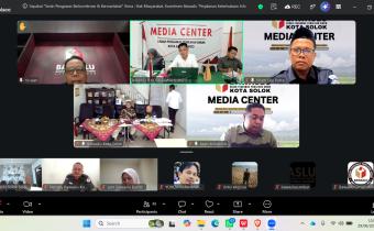Bawaslu Kota Solok mengikuti kegiatan Sepakat (Senin Pengawas Berkomitmen dan Bermartabat), dengan tema "Hak Masyarakat, Komitmen Bawaslu: Perjalanan Keterbukaan Informasi Publik di Bawaslu Kota Sawahlunto", Senin (29/6/2026).