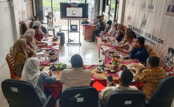 Bawaslu Kota Solok laksanakan Rapat Dalam Kantor (RDK) dengan tema Penyusunan Rencana Kerja dan Anggaran Bawaslu Kota Solok, Kamis (13/8/2026)