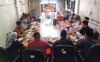 Bawaslu Kota Solok Laksanakan Fasilitasi Pembinaan dan Penguatan Kelembagaan, Senin (24/8/2026).