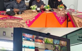 Ketua dan Anggota serta Koordinator Sekretariat Bawaslu Kota Solok mengikuti kegiatan SEPAKAT (Senin Pengawas Berkomitmen dan Bermartabat) yang diselenggarakan oleh Bawaslu Provinsi Sumatera Barat secara daring melalui Zoom Meeting, Senin (31/8/2026).