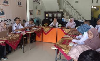 Nurmishbah Koordinator Sekretariat Bawaslu Kota Solok matangkan Bawaslu Membelajaran bersama jajaran Sekretariat, (12/08/2026)