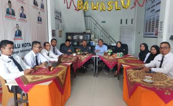 Bawaslu Kota Solok mengikuti kegiatan Penutupan Orientasi Pegawai Pemerintah dengan Perjanjian Kerja (PPPK) Tahun 2026 di lingkungan Sekretariat Bawaslu Provinsi Sumatera Barat secara daring, Senin (10/8/2026).