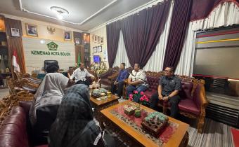 Bawaslu Kota Solok laksanakan koordinasi terkait tahapan Pemutakhiran Data Pemilih Berkelanjutan (PDPB) Tahun 2026, terutama data pemilih pemula di madrasah dan pondok pesantren di bawah naungan Kementerian Agama (Kemenag) Kota Solok.