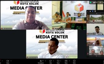 Bawaslu Kota Solok mengikuti Rapat Sosialisasi Petunjuk Teknis (Juknis) Indikator Capaian dan Tata Cara Pelaporan Pengembangan Pengawasan Partisipatif Triwulan III Tahun 2026 yang dilaksanakan secara daring melalui Zoom Meeting, Rabu (7/10/2026).