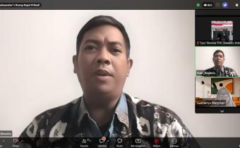 Bawaslu Kota Solok mengikuti rapat daring Evaluasi Kinerja dan Monitoring Evaluasi (Monev) Pelaksanaan Program dan Kegiatan Bawaslu Triwulan III Tahun 2026, Jumat (9/10/2026)