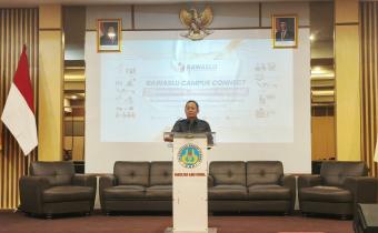 Dr Puadi SPd MM (Bawaslu) saat menghadiri forum Bawaslu Campus Connect bertajuk ”Generasi Digital, Demokrasi Transparan” di Aula Fakultas Ilmu Sosial Universitas Negeri Padang (UNP), Kota Padang, Sumatera Barat, Selasa (13/10/2026).
